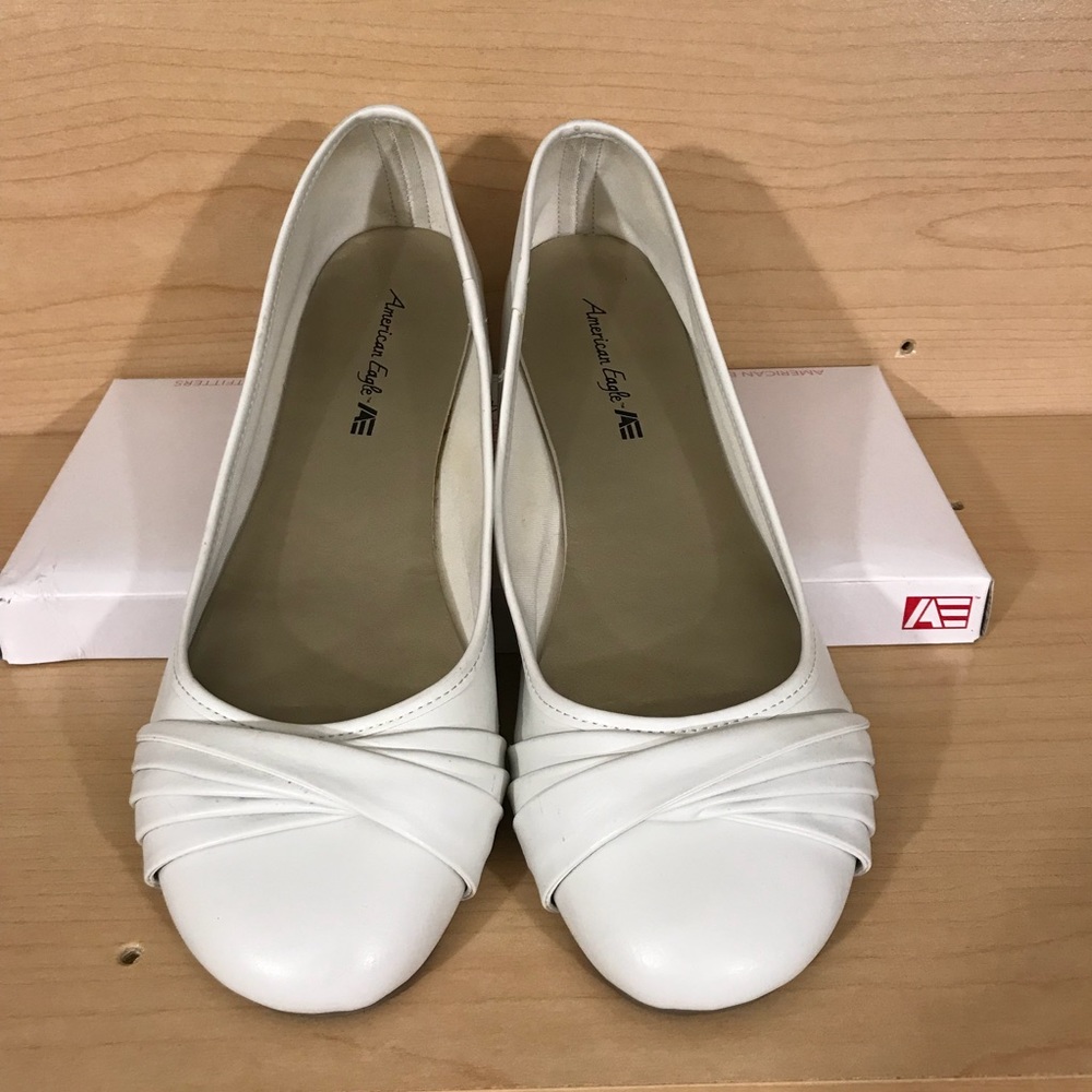 Bayley White flats